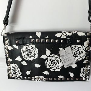 Black and white rose print crossbody bag